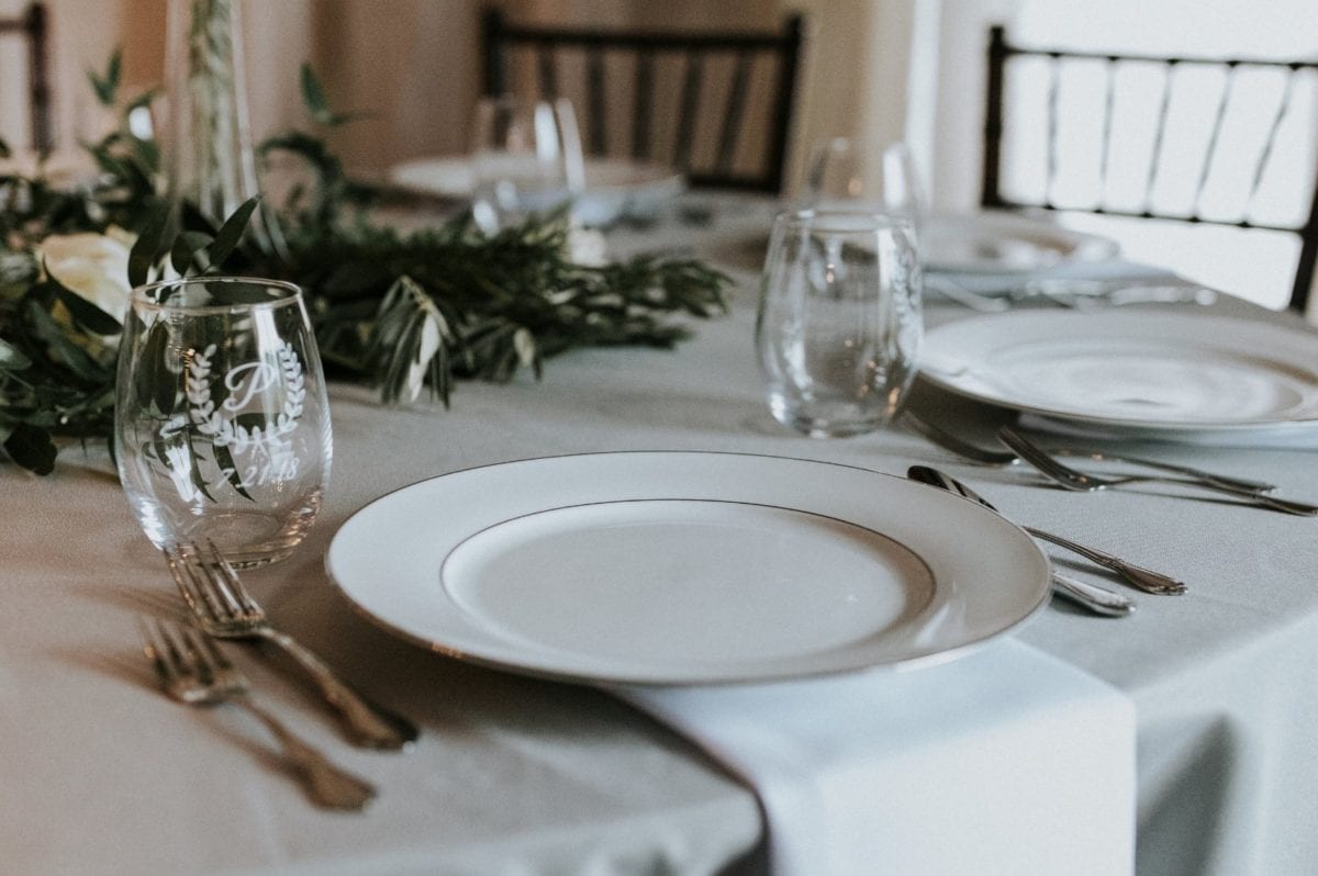 What You Should Know Before Hiring a Wedding Caterer